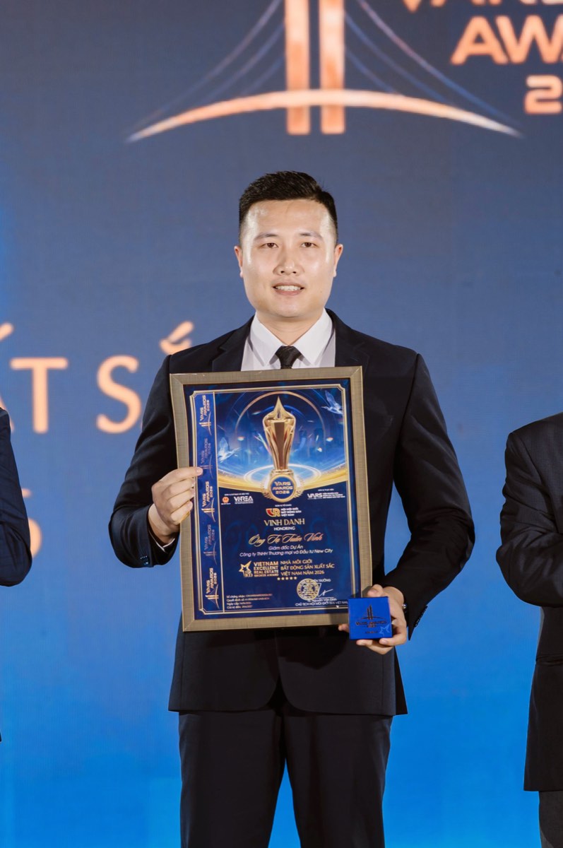 Tạ Tuấn Vinh nhận giải VARS Awards 2026